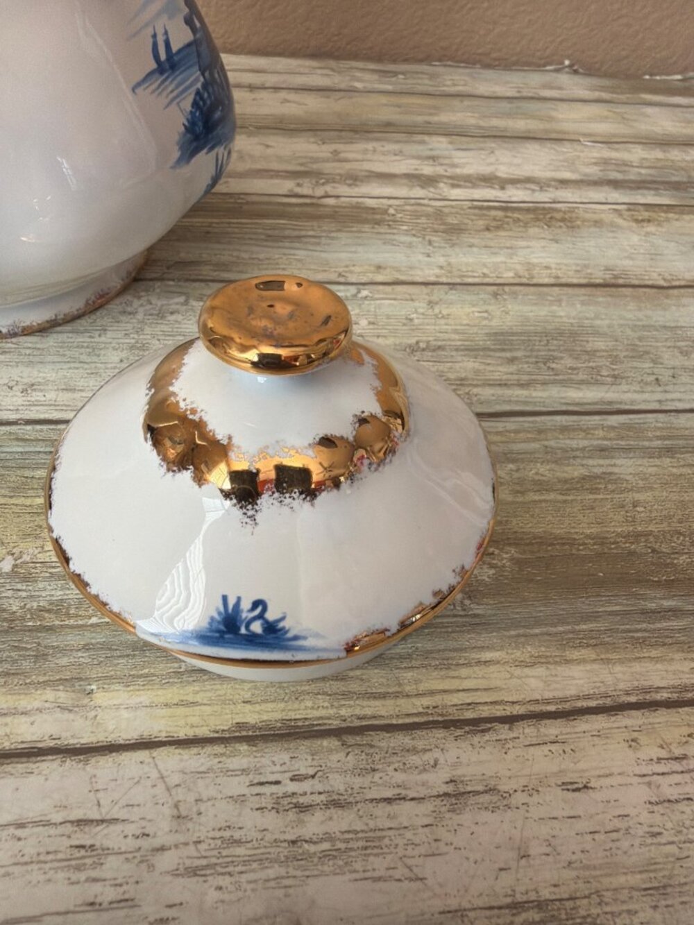 Vintage Arnels Ceramic Teapot w/Lid Blue Windmill Design Gold Trim Rare Pattern - Picture 11 of 15